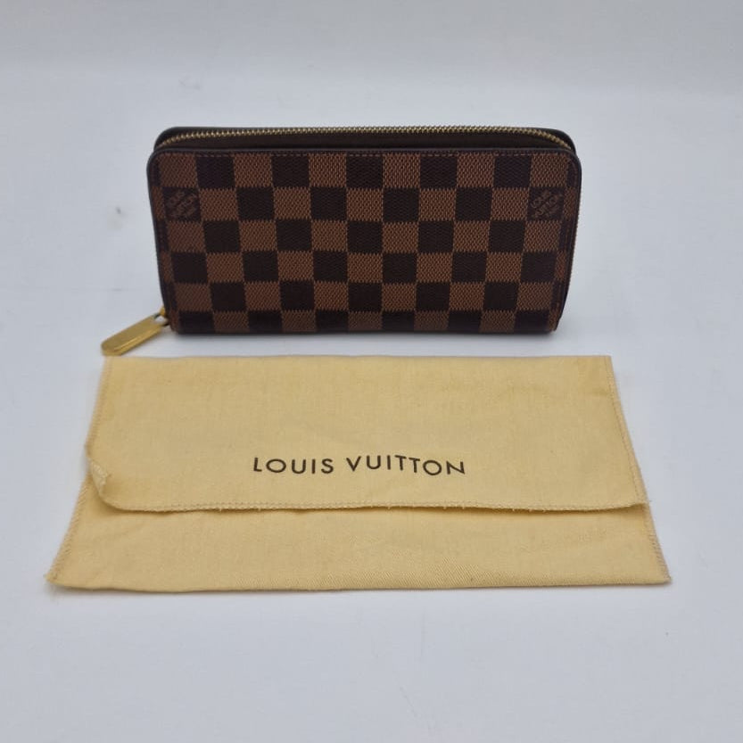 Louis Vuitton Zippy Wallet