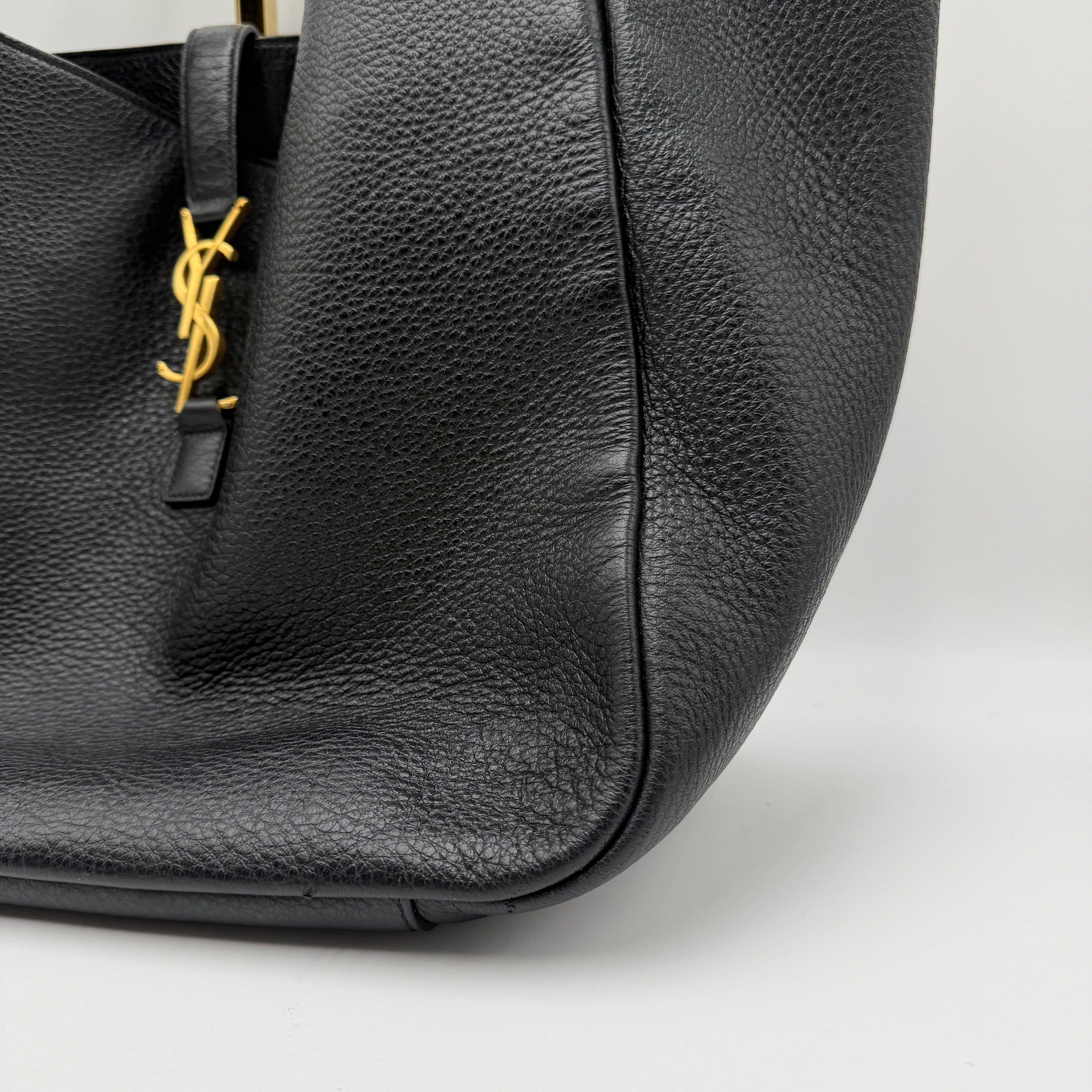Saint Laurent Le 5 a 7 Bea