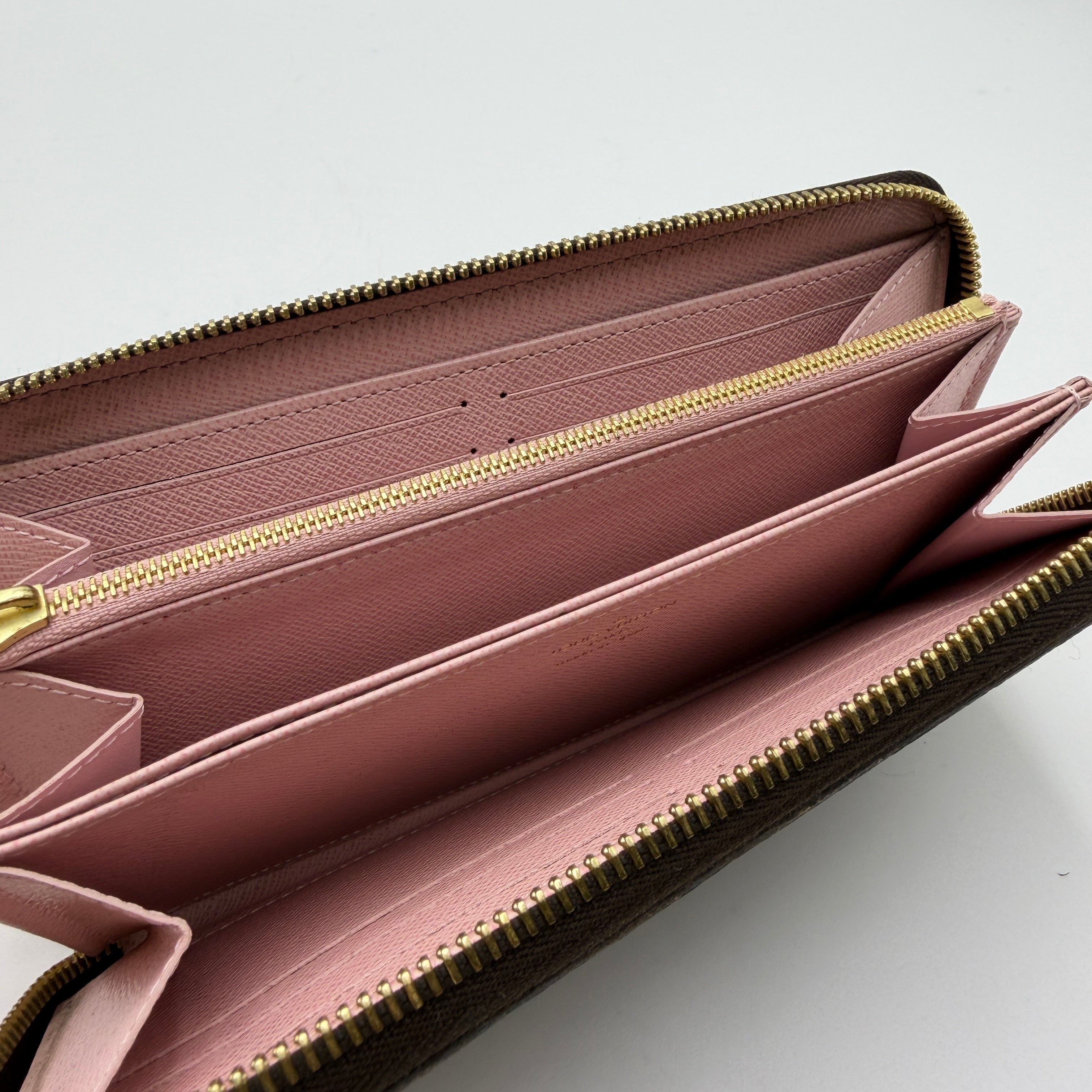 Louis Vuitton Zippy Wallet